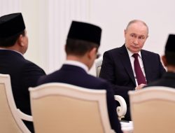 Presiden Prabowo Disambut Pasukan Kehormatan di Istana Élysée, Perkuat Hubungan Indonesia–Prancis