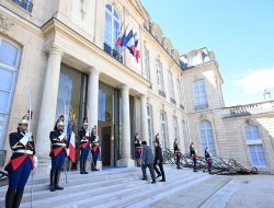 Presiden Prabowo Disambut Pasukan Kehormatan di Istana Élysée, Perkuat Hubungan Indonesia–Prancis