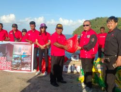 Denny Roy Tampi Antar Langsung Bantuan untuk Warga Terdampak Gempa di Marore